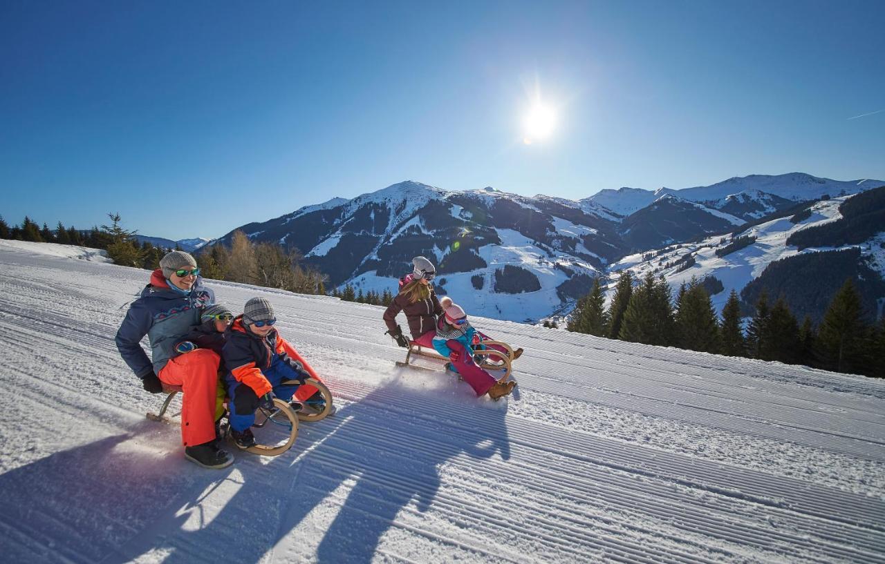 Hotel Barbarahof Saalbach, Inkl Jokercard ภายนอก รูปภาพ