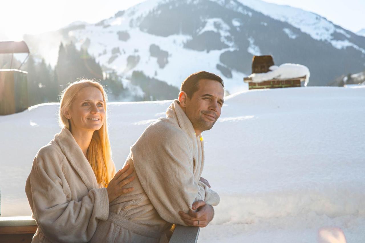 Hotel Barbarahof Saalbach, Inkl Jokercard ภายนอก รูปภาพ