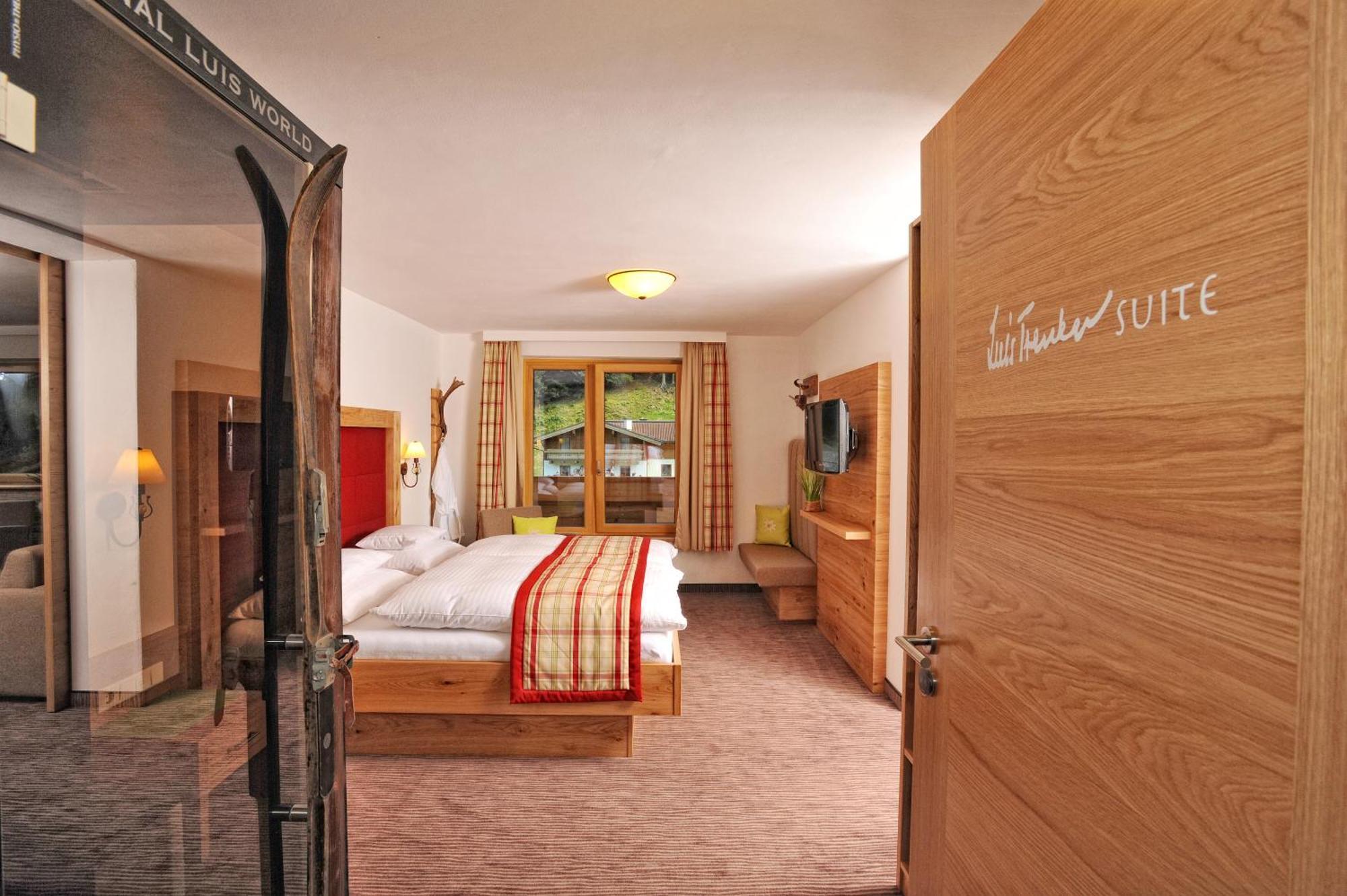 Hotel Barbarahof Saalbach, Inkl Jokercard ภายนอก รูปภาพ