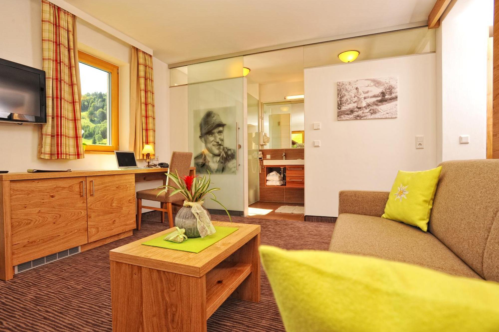 Hotel Barbarahof Saalbach, Inkl Jokercard ภายนอก รูปภาพ