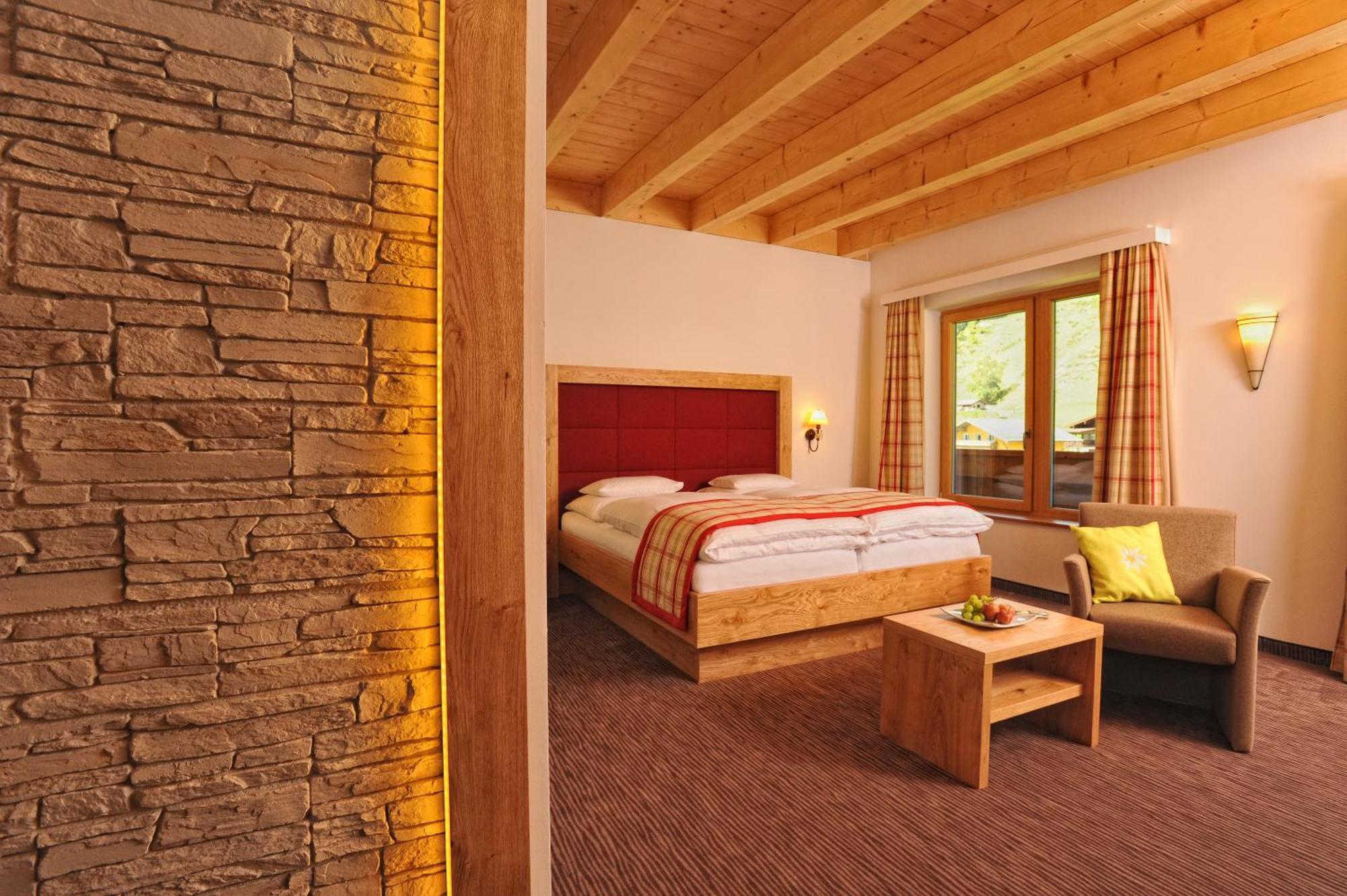 Hotel Barbarahof Saalbach, Inkl Jokercard ภายนอก รูปภาพ